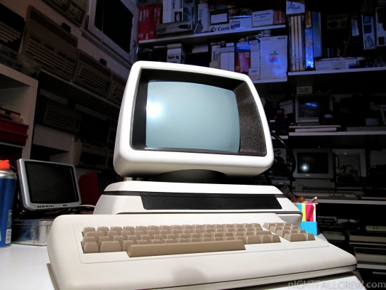 Commodore 8296 (TAN Case)