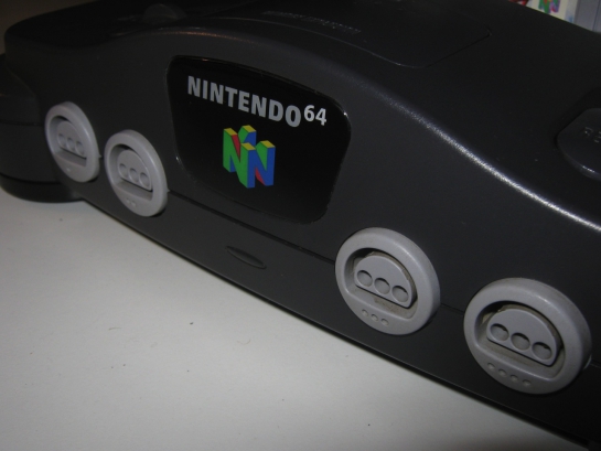 Nintendo 64 (close-up)