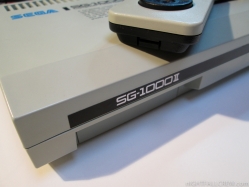 Sega SG-1000 II (close-up)