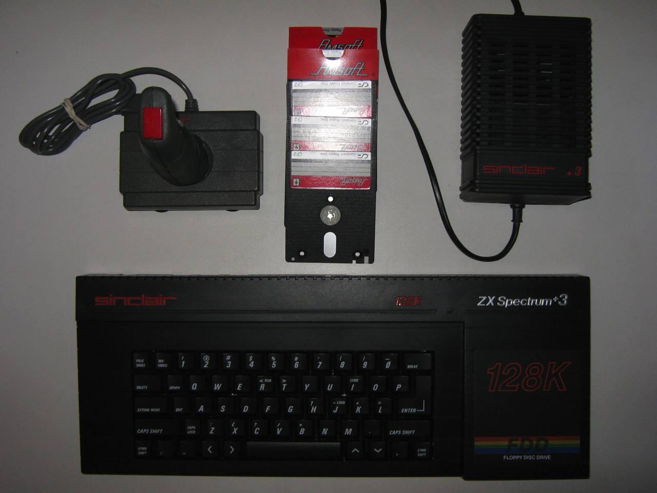 Sinclair (Amstrad) ZX Spectrum +3 with Floppy disk / RGB / DivIDE 